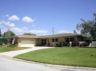 195 Overbrook St W, Belleair Bluffs, FL 33770