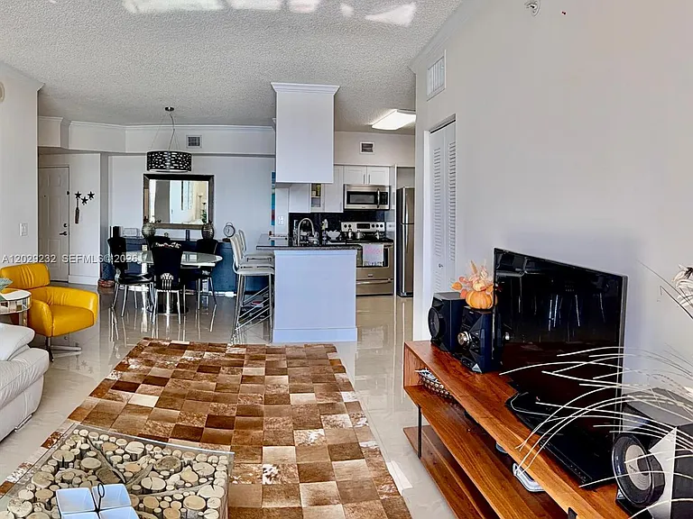 17100 N Bay Rd #1605 — Photo 10