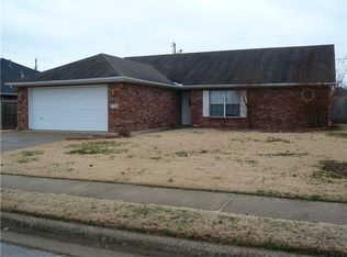 2504 W Seminole Dr, Rogers, AR 72758