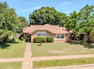 7105 Pineberry Rd, Dallas, TX 75249