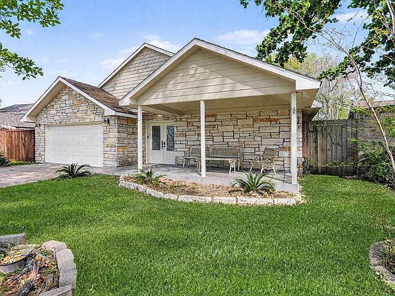 3rd image of 11643 Breezy Knoll Dr