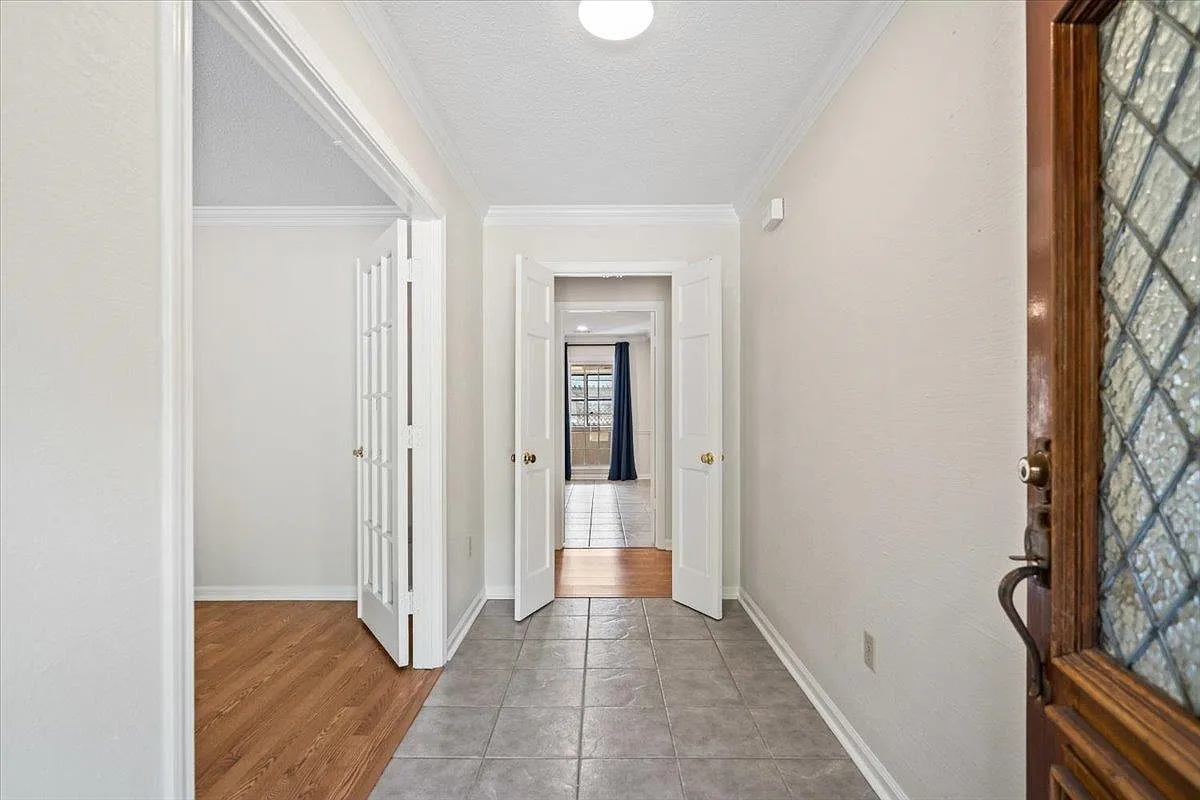 4 bed, 3.5 bath, 3200 sqft, $2,800 — Photo 3