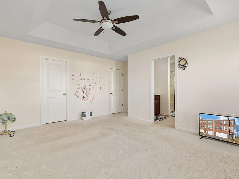 42304 Lancaster Woods Sq — Photo 20