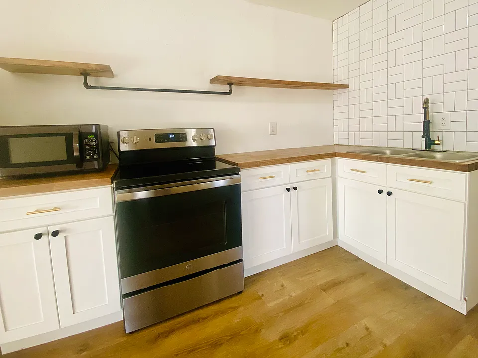 331 Alicia Ave #2