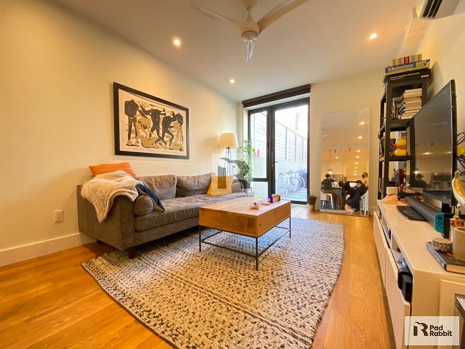 1st image of 117 Evergreen Ave #1A