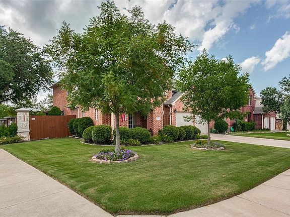 3rd image of 1212 Whispering Oaks Dr