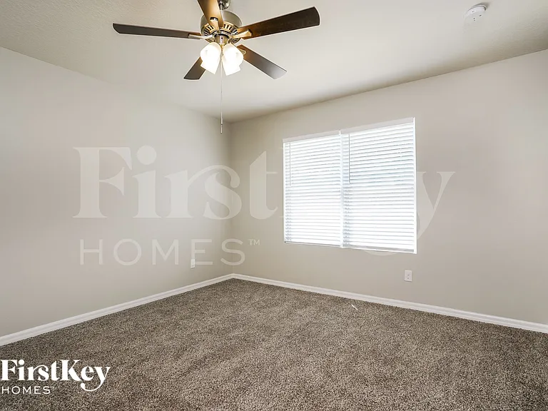 16736 Citrus Pkwy — Photo 8