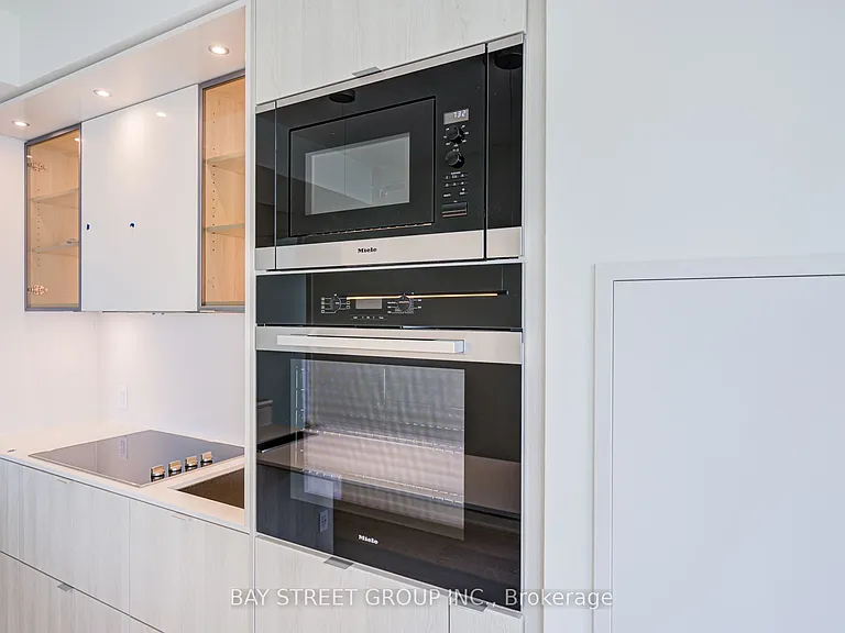 11 Yorkville Ave #2312 — Photo 18