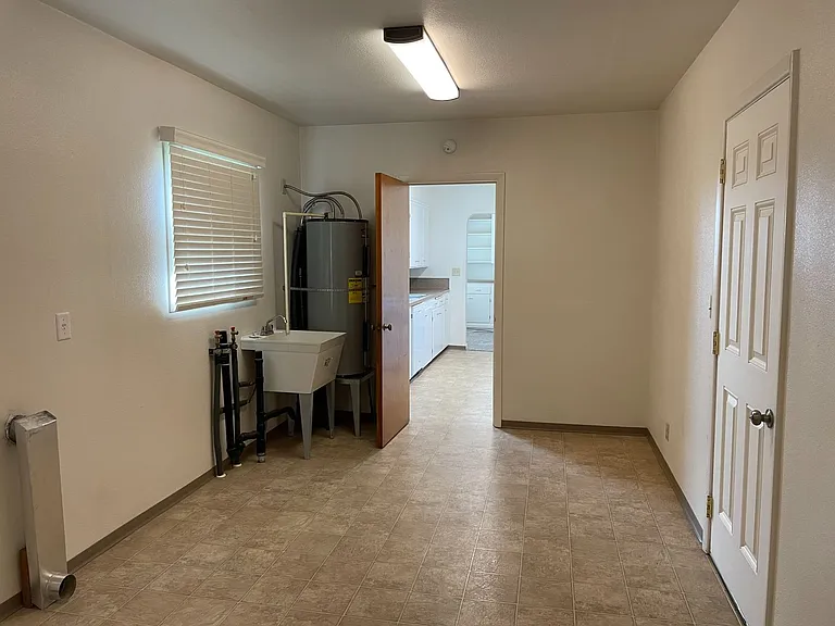 9945 SE Wallace Rd — Photo 14