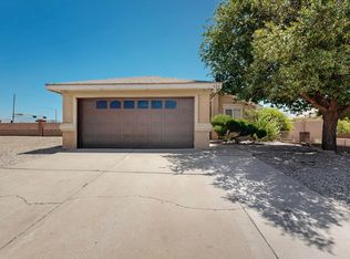 424 Whitethorn St SW, Albuquerque, NM 87121