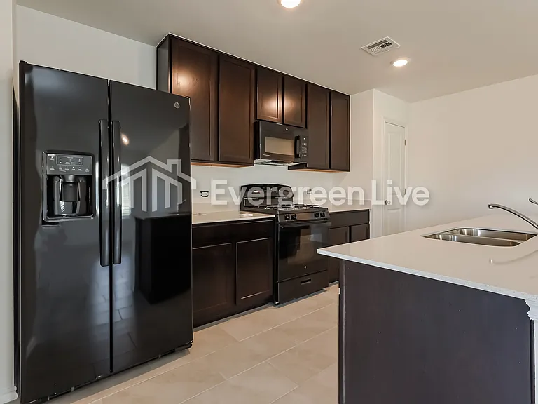 10924 SW 22nd St — Photo 8