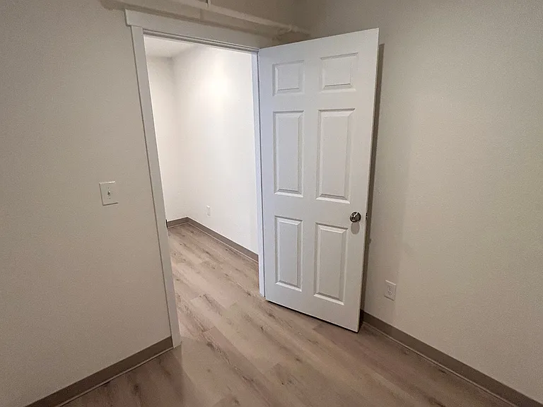 324 W King St — Photo 21