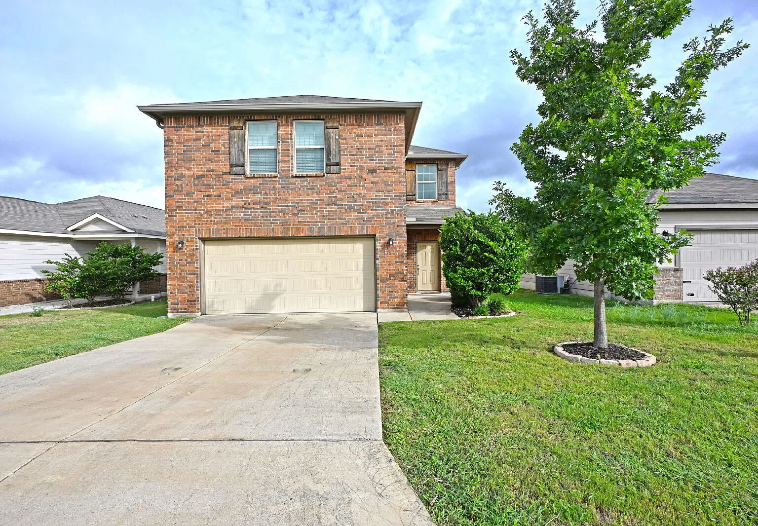 4 bed, 2.5 bath, 2052 sqft, $1,850 — Photo 1