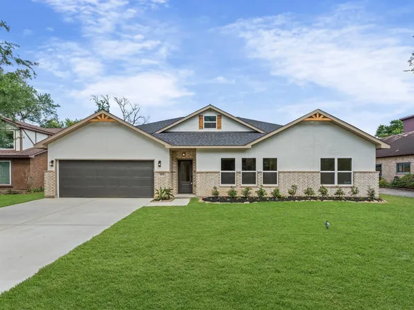 1618 Lake Bluff Dr, Seabrook, TX 77586