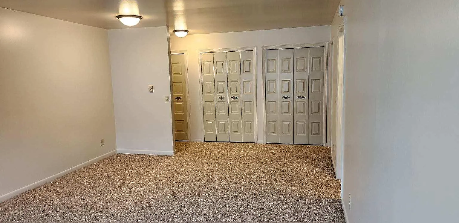 3139 Davenport Ave — Photo 4