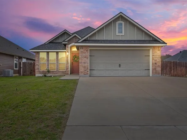 10816 Kestrel Ct, Waco, TX 76708