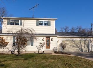 1361 Miller Rd, Lake Orion, MI 48362
