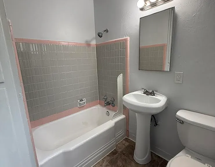3200 3rd Ave #8 — Photo 6