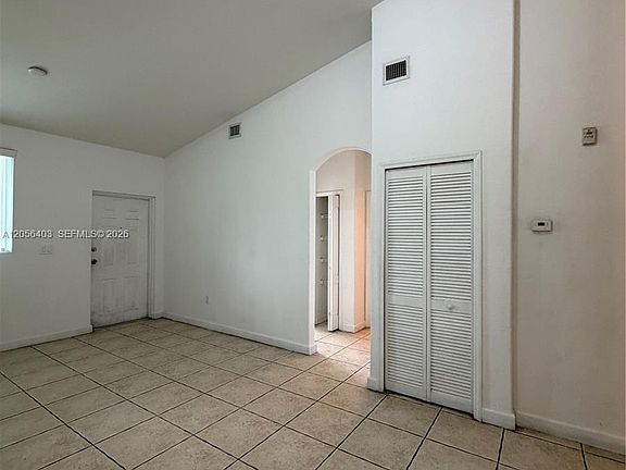 5th image of 1661 SE 28th St Unit 204