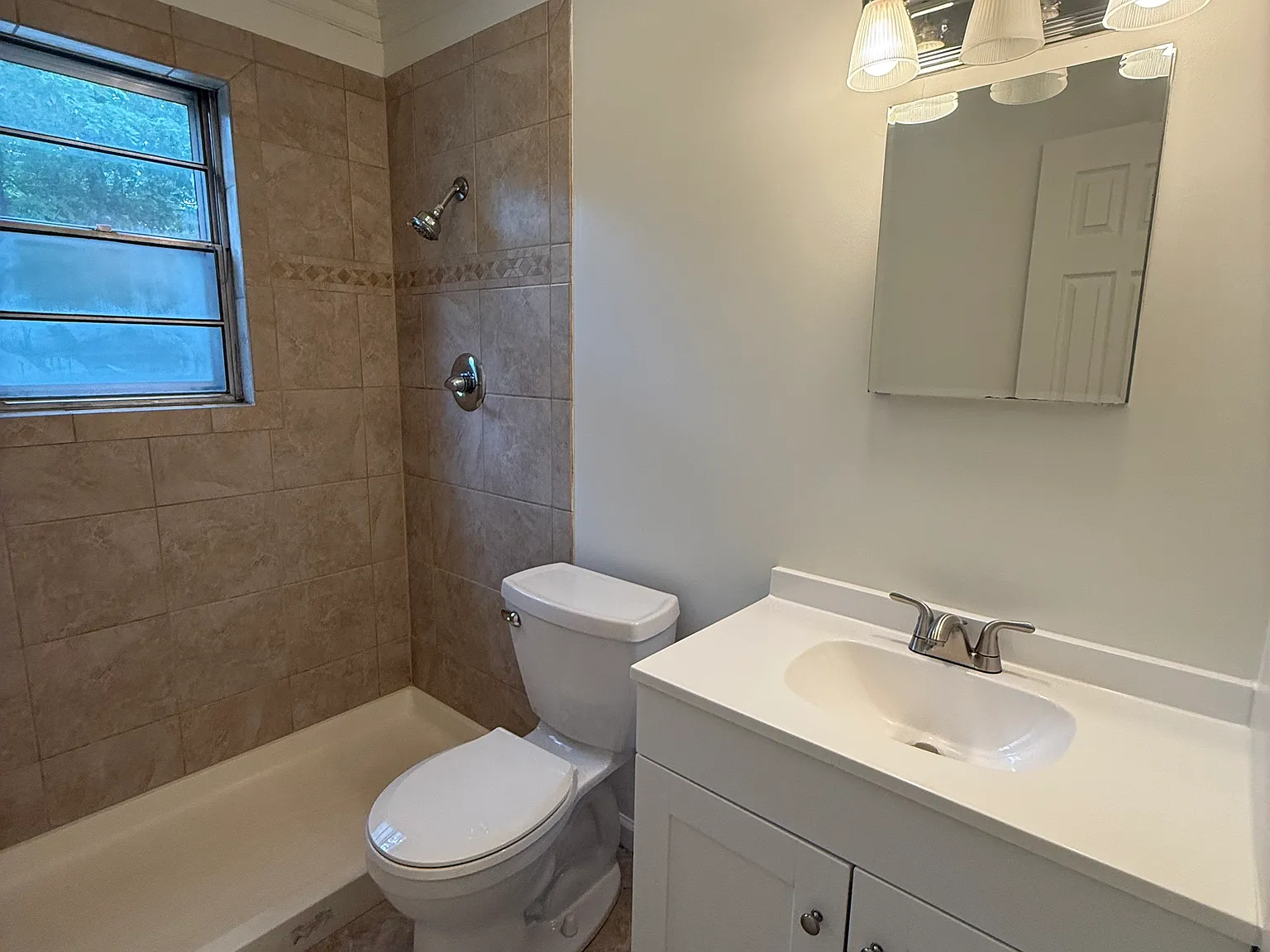 6104 Hillside Ave — Photo 3