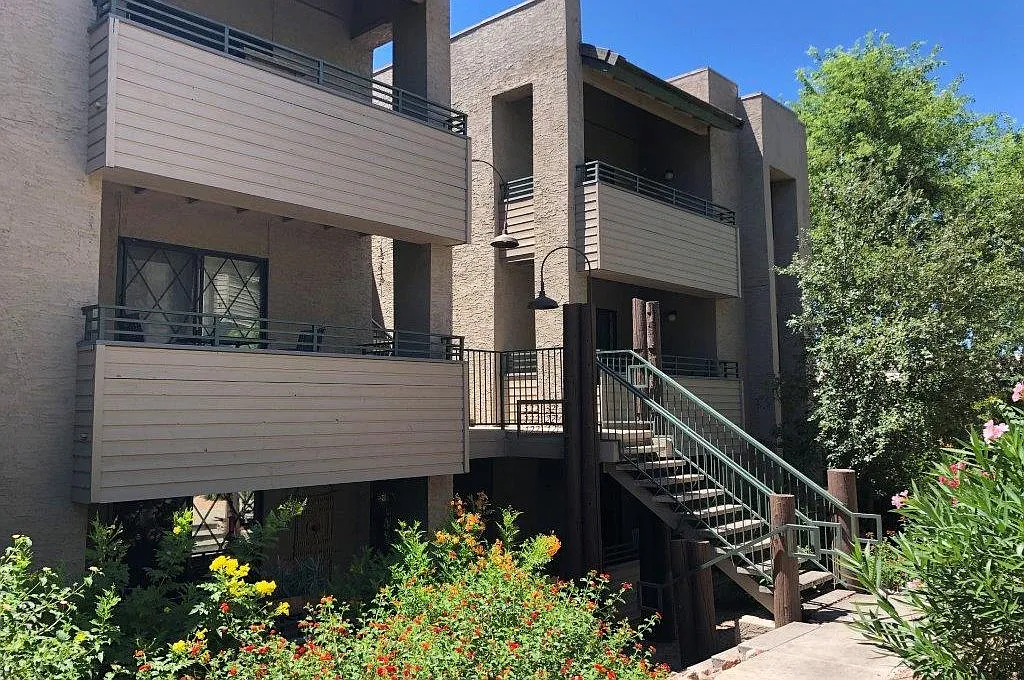 Beautiful two bedroom, two bath condo — Photo 2