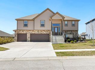 4842 Shady Bend Rd, Leavenworth, KS 66048