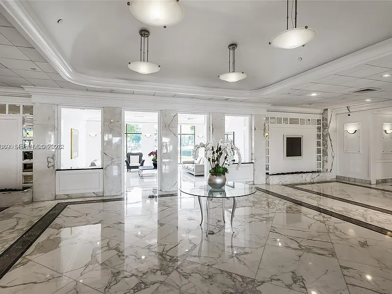 5700 Collins Ave #15D — Photo 29
