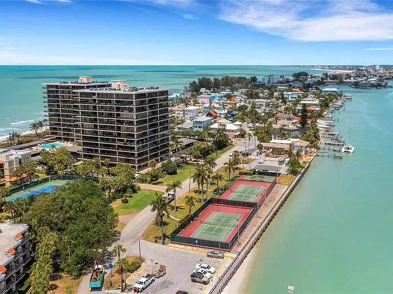 Bayshore Dr — Photo 32