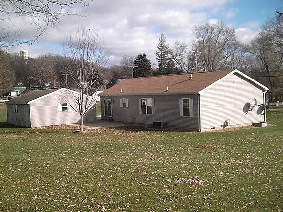2nd image of 130 Jensen St