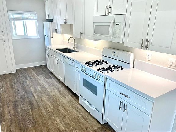 5th image of 23930 Lake Dr Unit 201