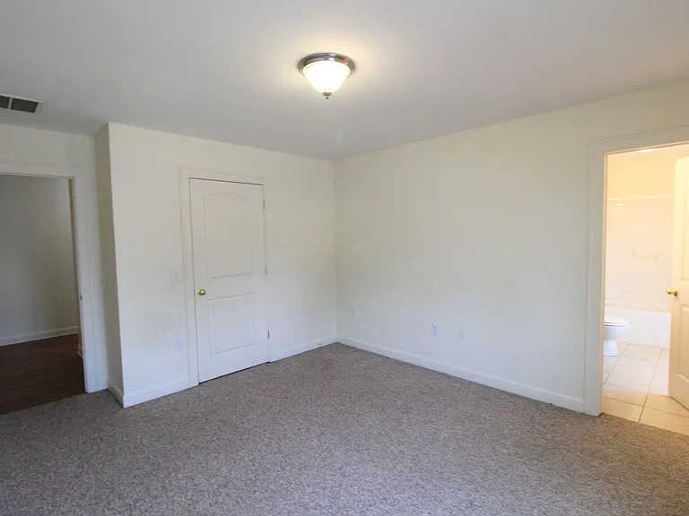 301 W Market St — Photo 26