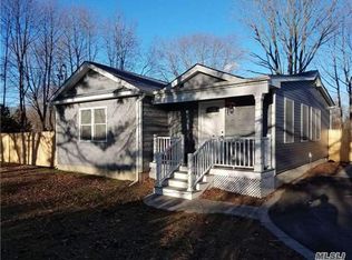 351 Lowell Ave, Islip Terrace, NY 11752