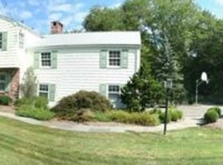 4 Lowlyn Rd, Westport, CT 06880