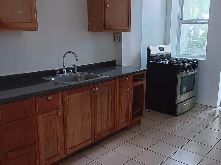 332 N Horton St — Photo 21
