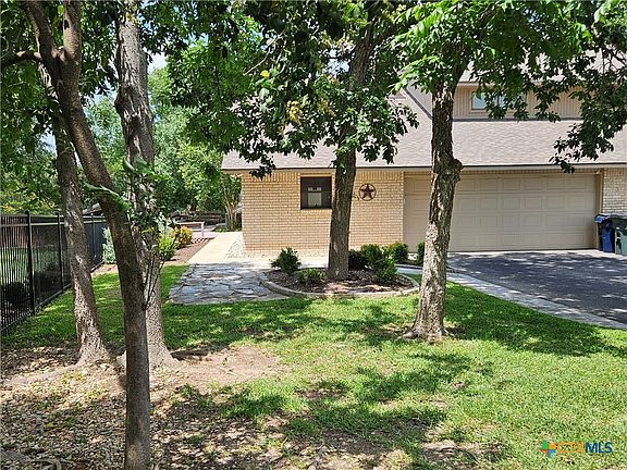 2nd image of 3901 Chisholm Trl APT 15