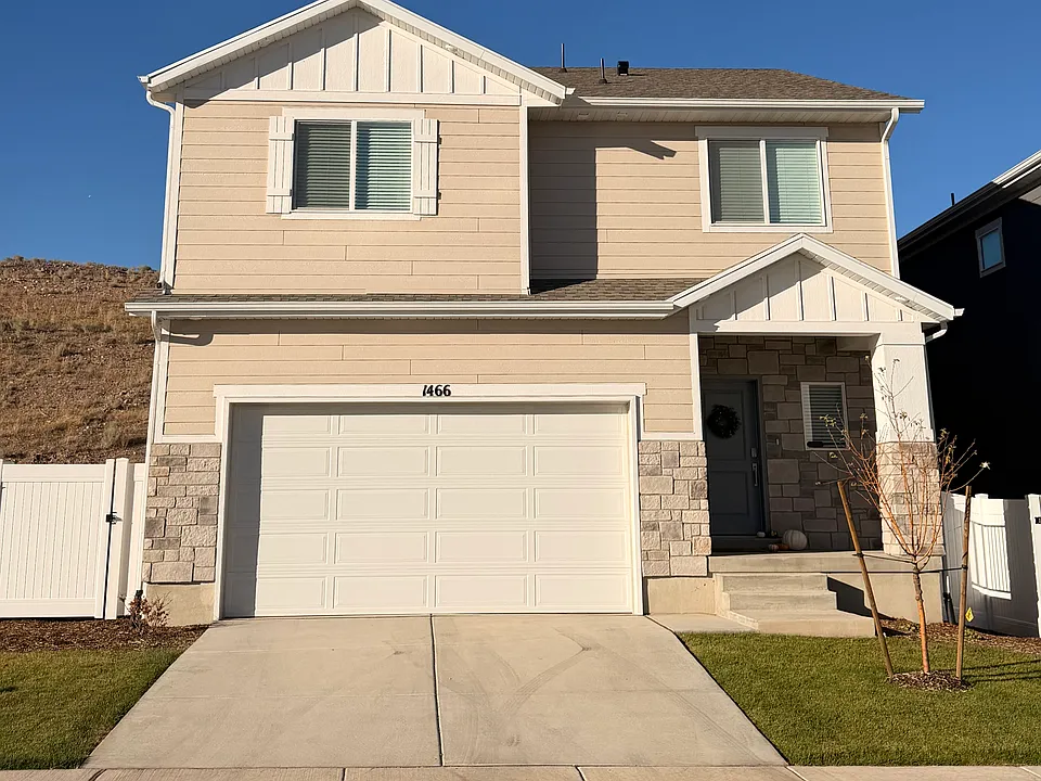1466 W Royal Cloak Dr