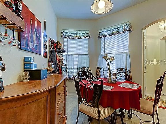 4th image of 4232 Bismarck Palm Dr