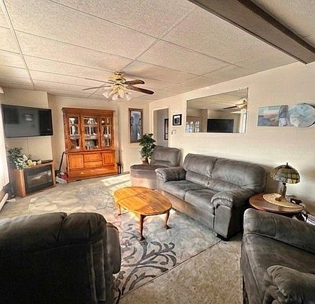 4th image of 309 Maple St
