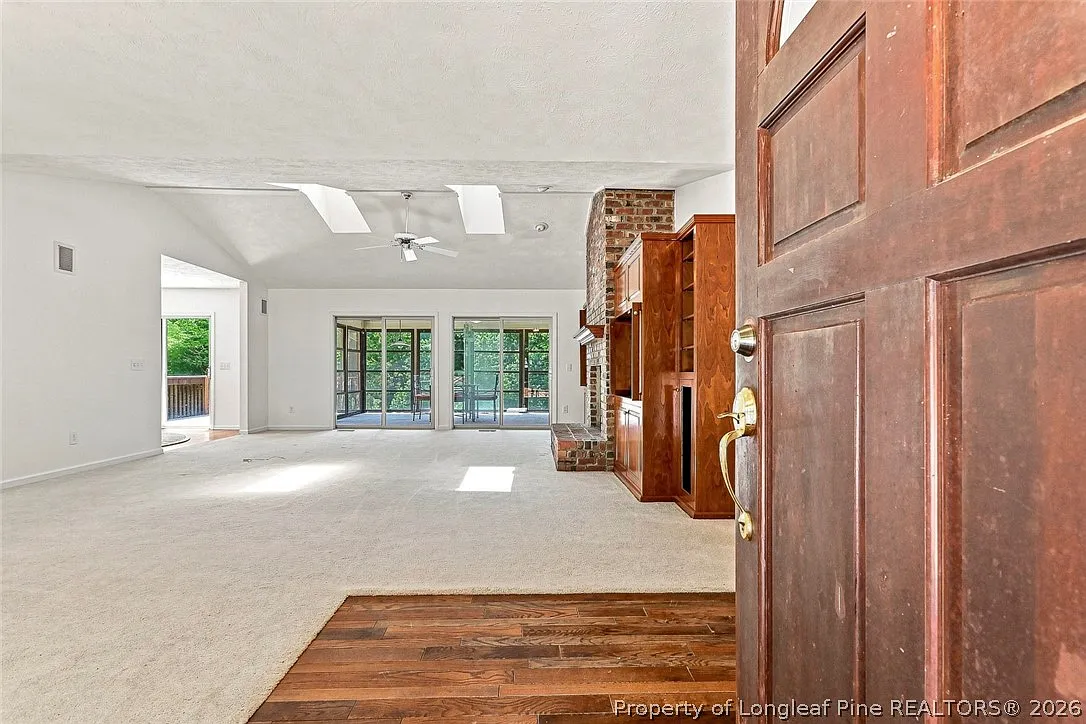 3 bed, 2.0 bath, 1672 sqft, $1,900 — Photo 4