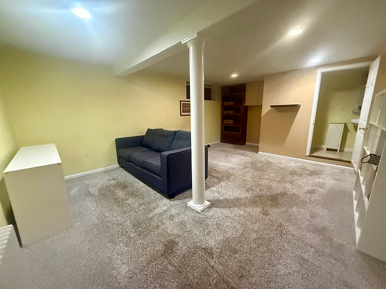 17 Enjay Ave #BASEMENT — Photo 9