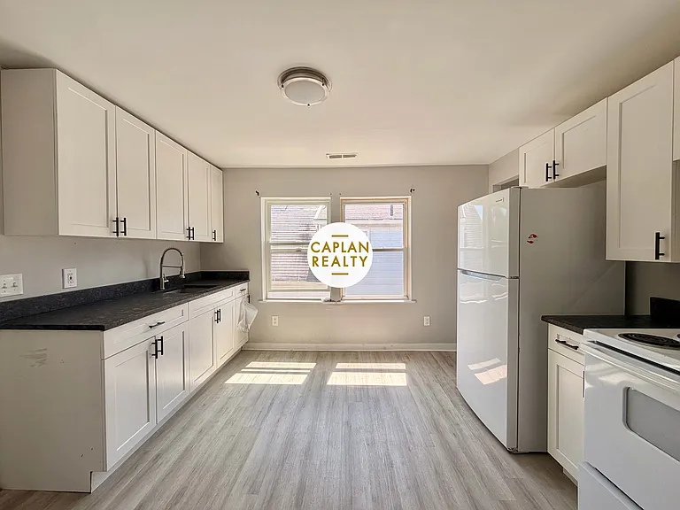 48 Blohm St #3 — Photo 1