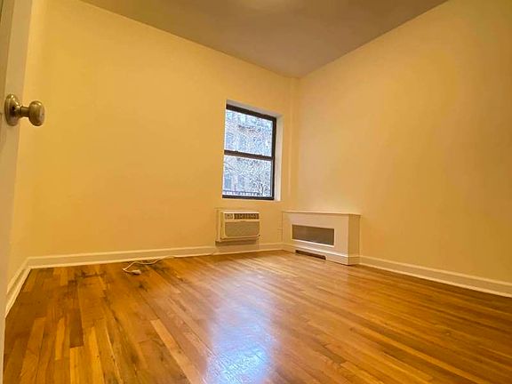 5th image of 211 E 89th St APT C4