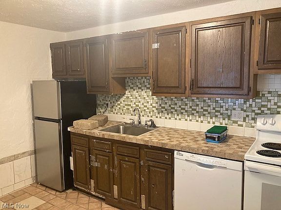 2nd image of 9510 Cove Dr Unit C3