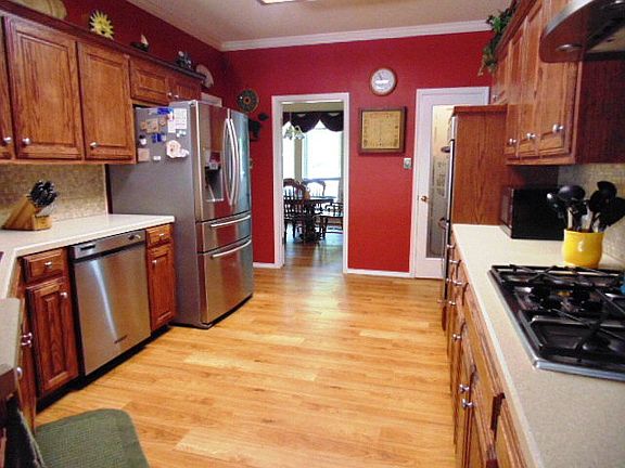 5th image of 3510 Woodhaven Dr