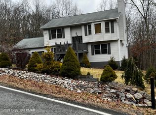 7046 Woodbridge Dr W, Bushkill, PA