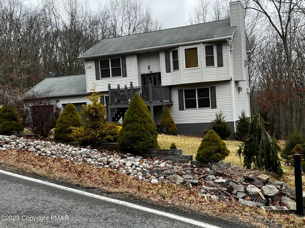7046 Woodbridge Dr W, Bushkill, PA 18324