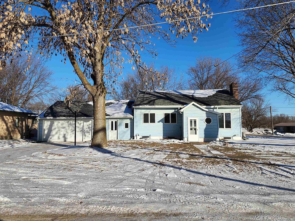 1st image of 702 Beech St