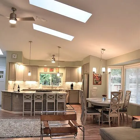 9222 Fletcher Bay Rd NE Photo 1