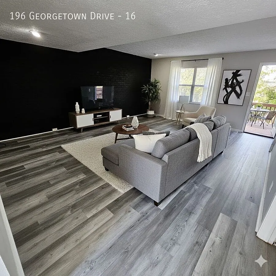 Newly Renovated 2 Bed 2.5 Bath Townhome In Delaware — Photo 3