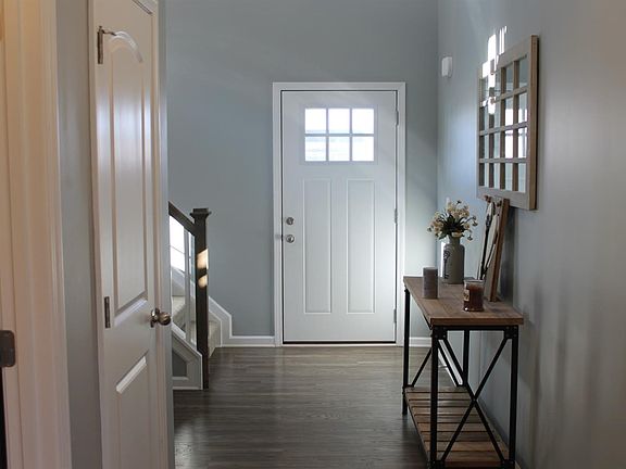4th image of 740 Halford Pl